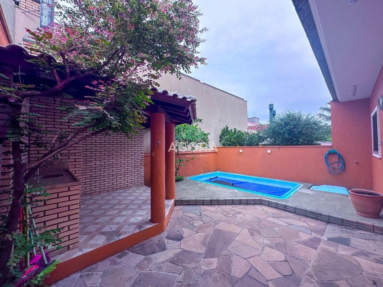 Gallery 01